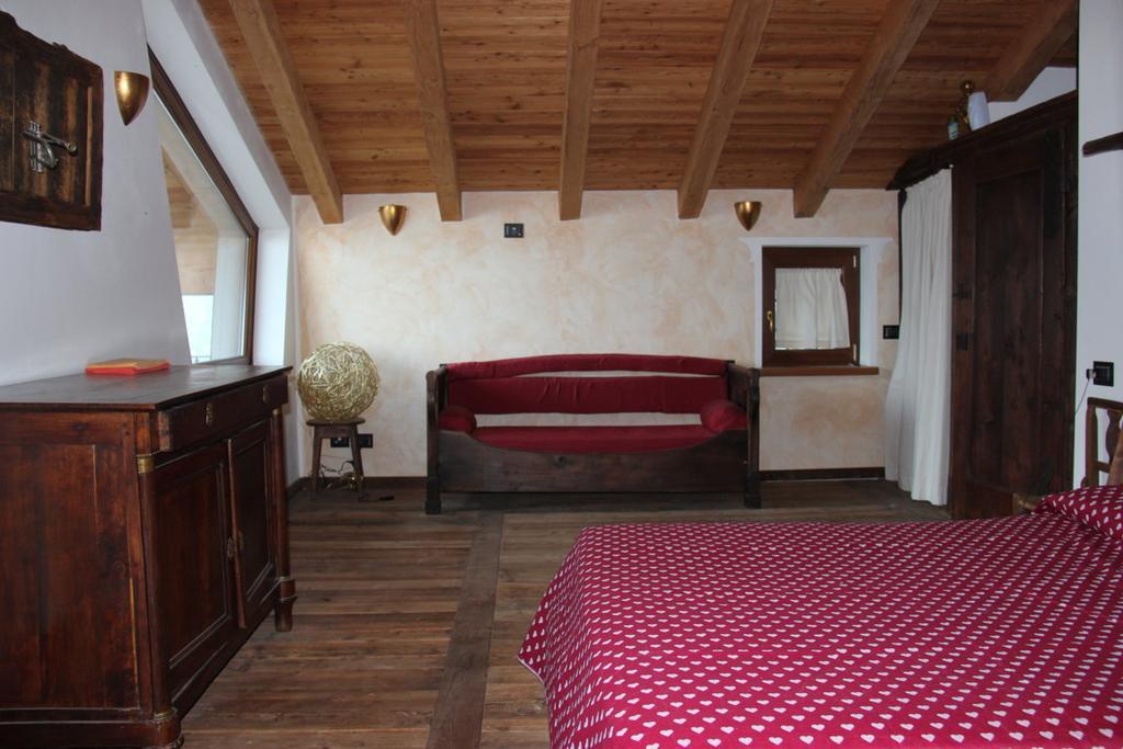 Villa La Tour Nus Room photo