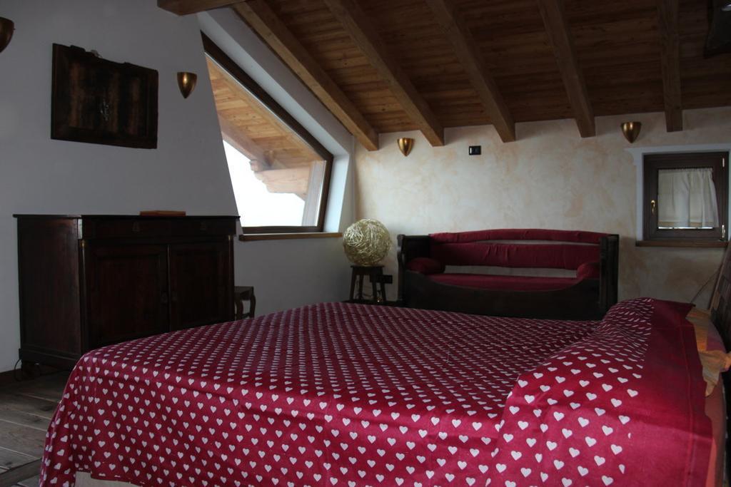 Villa La Tour Nus Room photo